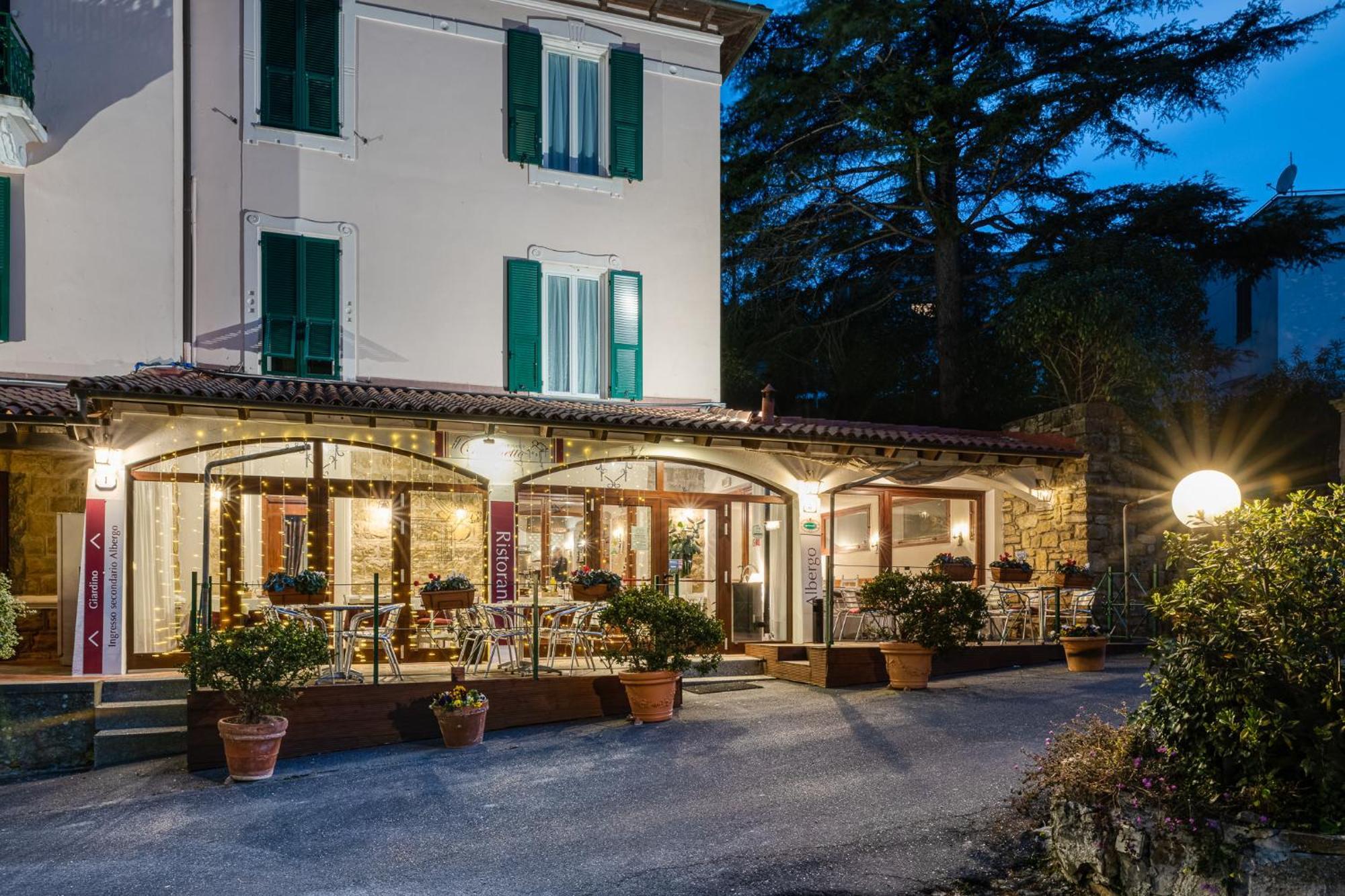 Hotel Ristorante Il Caminetto Diano Marina Bagian luar foto