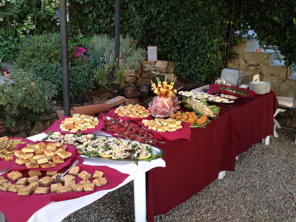 Hotel Ristorante Il Caminetto Diano Marina Bagian luar foto