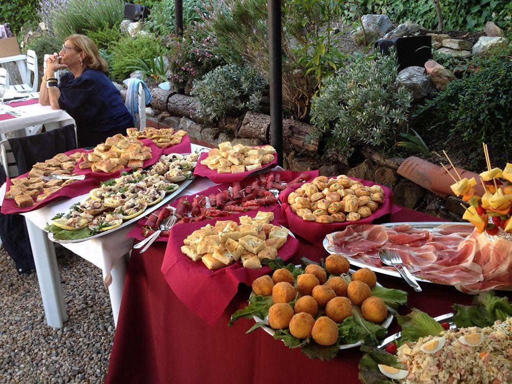 Hotel Ristorante Il Caminetto Diano Marina Bagian luar foto