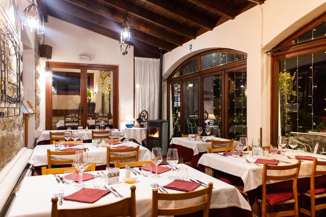 Hotel Ristorante Il Caminetto Diano Marina Bagian luar foto