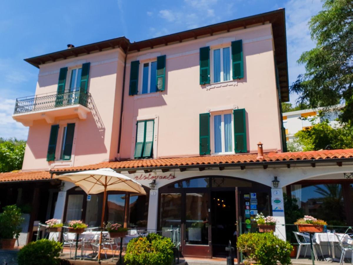 Hotel Ristorante Il Caminetto Diano Marina Bagian luar foto