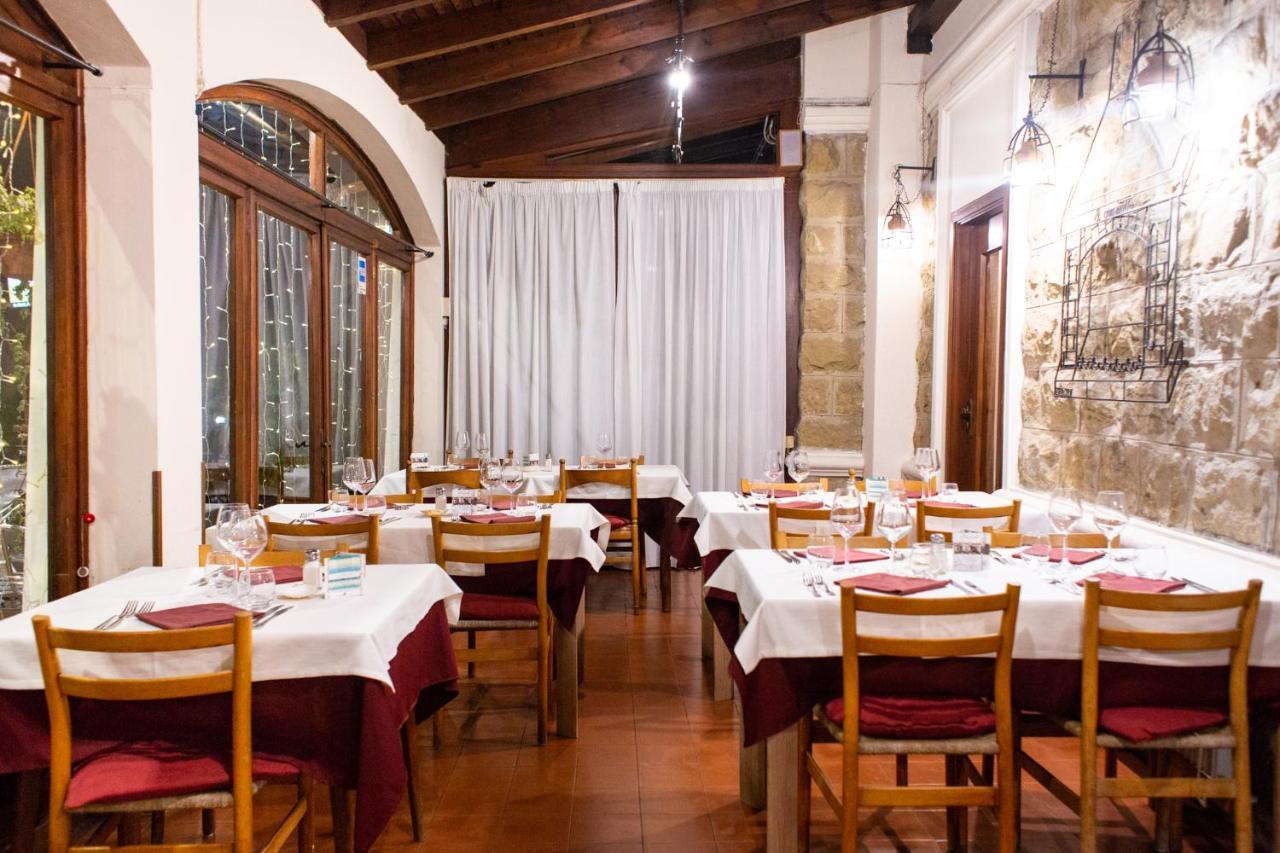 Hotel Ristorante Il Caminetto Diano Marina Bagian luar foto